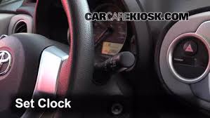 The 2009 toyota yaris sedan and liftback share many things, but the instrument panel is where they part ways with their domestic rivals. Como Configurar El Reloj De Un Toyota Yaris 2012 2018 2012 Toyota Yaris L 1 5l 4 Cyl Hatchback 4 Door