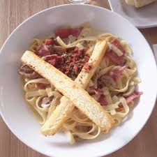 Creamy Beef Classic Fettuccine Di 2020 Pizza Hut Pizza