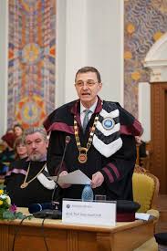 Una din întrebări făcea referire la divizarea societății ca urmare a opiniilor diferite cu. Academician Ioan Aurel Pop Despre Trianon Este Bine SÄƒ MeditÄƒm Din Cand In Cand Asupra Acestei MoÈ™teniri È™i SÄƒ Nu Ne IntrebÄƒm Atat Ca SÄƒ Parafrazez O Mare ConÈ™tiinÈ›Äƒ A Lumii