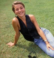 B162 oliver reed amanda donohoe shirtless castaway 1987 8 x 10 vintage photo. Amanda Donohoe Activity Famousfix Com