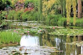 Il est surtout connu pour ses séries alix (créé en 1948) et lefranc (créé en 1952). Chateau De Chantilly Giverny And Monet S Garden One Day Trip From Paris Marriott