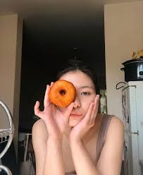 Wow! Shalom Razade Putri Wulan Guritno Jago Buat Donat dan Risol