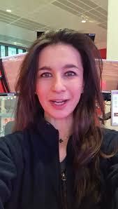 2 3 4 hakim predominantly presents on bbc world news , but her documentaries and reports can also be seen on the bbc news channel and on bbc two's newsnight. Rise Journalist Yalda Hakim Apply To Rise Facebook