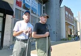 Us: Blind urban adventurers navigate Pittsburgh with aplomb