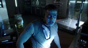 Sous le costume de flash, il utilise ses nouveaux pouvoirs pour combattre le crime. Bob Canada S Blogworld The Flash Season 2 Episode 21 The Runaway Dinosaur