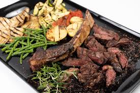 Proponiamo costicine di maiale, salsicce, spiedini, pancetta, braciole di maiale e vitello, ma anche costate, filetti e tagliate: Carne Alla Brace Ristorante Reggio Emilia Menu Grigliata Maxi Dove Mangiare Il Fortino Di Don Peppe Ristorante Reggio Emilia