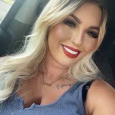 Kari Atchison's Instagram, Twitter & Facebook