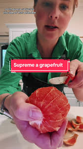 How to supreme a grapefruit. #pastrychef #supreme #fruit