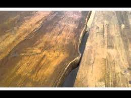 Tutorial per la costruzione di un tavolino da salotto con le vhs. Come Costruire Un Tavolo Rustico Di Legno Per La Cucina Fai Da Te Mania