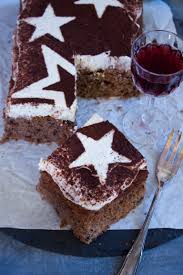 Weihnachtskuchen Mit Hicks Rezept Fur Einen Schokoladigen Gluhweinkuchen Mit Zimtcreme Hey Foodsister Gluhweinkuchen Weihnachtskuchen Kuchen Und Torten Rezepte