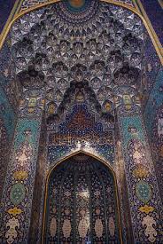 Pin By Diane Mckenna On Beauty In The Eye Of The Beholder Sultan Qaboos Grand Mosque Spiritual Art Islamic Architecture