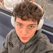 Ignacio Orellana (@nachitojuegajuegos) • Instagram photos and videos