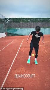 Riqui puig net worth is estimated around $100 thousand to $1 million dollars. Barcelona S Puig Shows Off Skills As He Performs Keepy Uppies With Tennis Ball Daily Mail Online