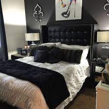 My Room Black Headboard Bedroom Ideas Black And White Bedroom Wall Decor Black And White Bed Small Master Bedroom Master Bedrooms Decor White Wall Bedroom