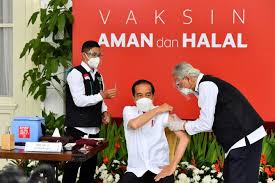 He was previously the governor of jakarta and before that mayor of surakarta. President Joko Widodo Takes First Jab As Indonesia Starts Mass Covid 19 Vaccinations Arab News
