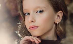 Lynnette Silva's Instagram, Twitter & Facebook