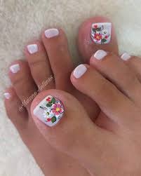 Si tienes tiempo libre y deseas crearte un diseño de uñas para pies sencillo y sin tanta complicación, entonces debes ver este vídeo que seguro te llamará la atención. Pin De Mercy Tonguino En Mercy Unas De Pies Sencillas Disenos De Unas Pies Decorados Para Unas Cortas