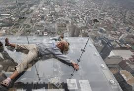 Sears Tower V Chicagu Laka Na Unikatni Prosklenou Vyhlidkovou Terasu Balcony Flooring Glass Floor Skyscraper