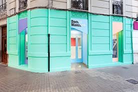 Doctor Manzana A Gadgets Store Gets A Graphic Redesign Design Blog Design Design Furniture