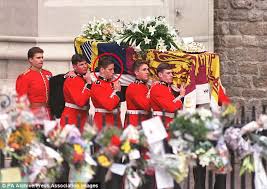 Der wohl schwerste gang für die prinzen: Soldier Who Carried Princess Diana S Coffin Says Mod Tossed Him Aside Daily Mail Online