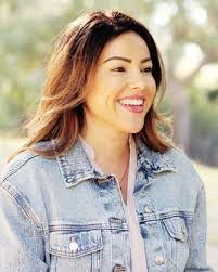 Mayra Estrella's Instagram, Twitter & Facebook