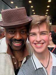 Sometimes you are walking down the street and along comes @rupaulofficial  to add some sunshine to a rainy day!