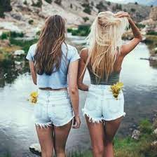 Probably Haven T Introduced This Girl To My Instagram Yet But I Sure Am Now This Gir Sisters Photoshoot Blonde And Brunette Best Friends Cute Sister Pictures