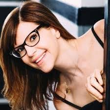 Lisa Loeb's Instagram, Twitter & Facebook
