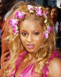 Shona Washington's Instagram, Twitter & Facebook