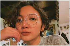 Foto Sheila Dara Terpampang di Sampul Majalah ELLE, Ini Profil dan Biodata  Istri Vidi Aldiano