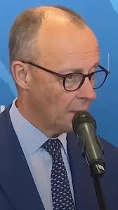 Herr Adil Ahmad Khalid, Imam und Theologe der Ahmadiyya Muslim Jamaat in  Deutschland, hält eine Rede auf Deutsch mit dem Titel „Mein Glaube, meine  Identität“. #jalsagermany #jalsaforhazur