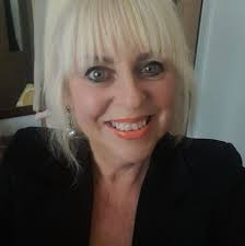 Great pub in Hastings, there were also food vendors that only wanted cash,  i was lending cash to my friends 😄