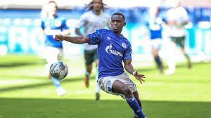 Free kick for vfl wolfsburg in the half of schalke 04. Schalke Lose 4 1 To Wolfsburg In Final Home Game Of The Season Fussball Schalke 04