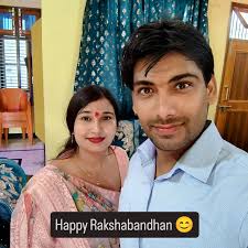 ऐसी कौन गाता है यार 🤣 . . . . . . . . #funny #comedyvideos #viral #comedy  #trendingreels #funnyvideos #trending #explore