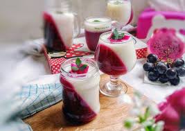 Berikut ini lima resep mpasi buah naga untuk bayi anda. Resep Puding Buah Naga Lapis Susu Enak Cooking Mama