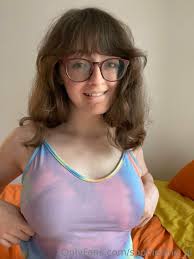 SophieEllie - Free pics, galleries & more at Babepedia