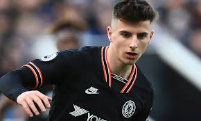 Mason mount was injured in this challenge with valencia midfielder francis coquelin, who was booked. Mason Mount Lauds Emergence Of Top Young English Midfielders As Great For The Country Daily Mail Online