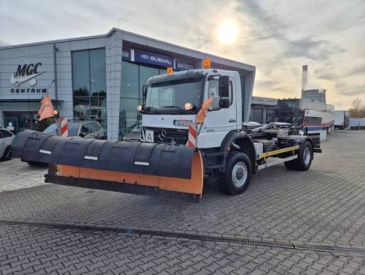 Mercedes Benz 1018-2005 Cab & Chassis Truck
