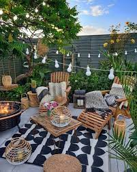 Upcycler And Salvage Hunter No Instagram Happy Thursday Everyone I Really Wanted To Take A Photo Of The Patio I Backyard Inspo Backyard Decor Patio Design