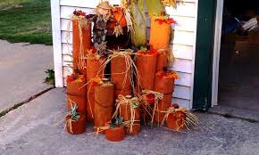 4x4 Wooden Post Crafts With A Post On Here Using 4x4 Wood But I Found Some Fence Post Fall Crafts Harvest Crafts 4x4 Crafts