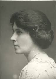 Elizabeth Lasseter's Instagram, Twitter & Facebook