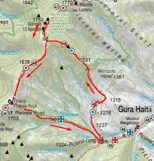 Muntii calimani apartin lantului vulcanic ce captuseste latura interna a carpatilor orientali, situat in zona de contact a muntilor de ineretire cu marile depresiuni de prabusire ale transilvaniei si pannoniei. M CÄlimani 12 Apostoli