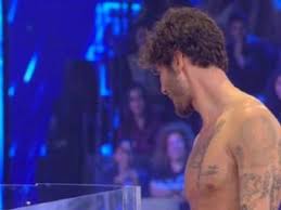 Simpatico, bello e bravo come pochi, è proprio grazie ad amici che stefano de martino ha trovato l'amore della sua vita: Stefano De Martino L Ultimo Tatuaggio Manda In Tilt I Fan Che Vuol Dire