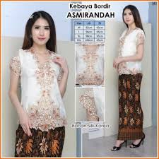 Model baju gamis untuk umroh. Tampil Menawan Saat Wisuda Dengan 10 Rekomendasi Kebaya Dari Bp Guide 2020
