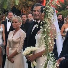 Για να είσαι πάντα μπροστά, ακολούθησε τον κόσμο του fthis.gr: Dyo Meres Prin Ton Gamo Epiasa Kati Sto Sth8os Moy People Amp Style Eidhseis