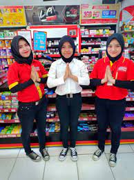 Mengelola dan menata penempatan barang yang tersusun di rak. Gaji Karyawan Alfamart 2019 Crew Dan Acos Di Daerah Perkampungan Radar Cilacap