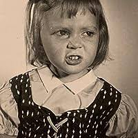 Robin Beeman's Instagram, Twitter & Facebook