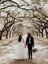 Savannah wedding love love love this fantastic branch at wormsloe historic site! Southern Charm Darling Details Rule This Sweet Savannah Wedding Green Wedding Shoes