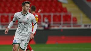 Bursaspor haberleri için hemen tıklayın! Bursaspor Un Genc Futbolcusu Batuhan Kor Un Yildizi Parliyor