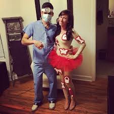 50 Best Couples Halloween Costumes To Wear This Year In 2020 Halloween Kostum Kostumvorschlage Halloween Kostume Paare